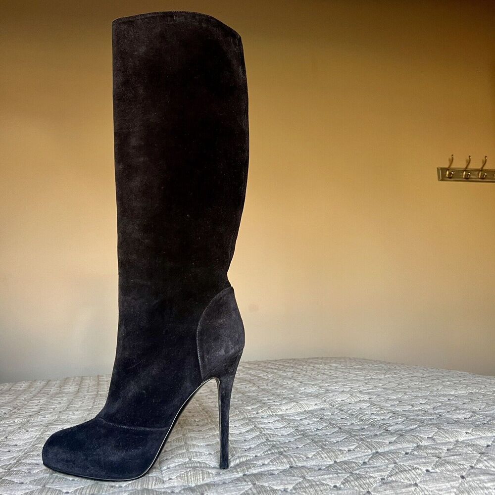 Vera Wang Lavender Black Suede Knee High Stiletto Heeled Classic Boots Women 8 M